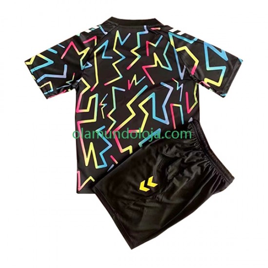 Camisola Bristol City Guarda-redes Criança Equipamento Primeiro 2022-2023 Manga Curta